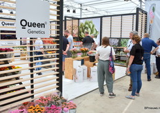 De stand van Queen werd goed bezocht.